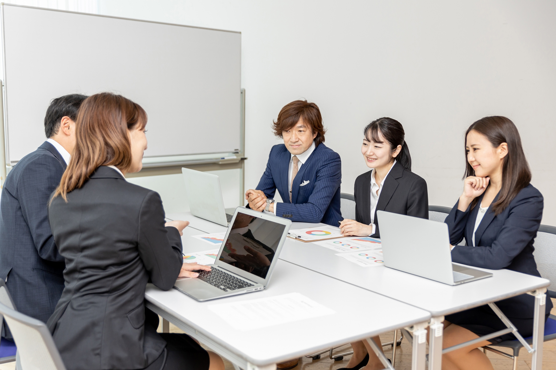 社内で共有する