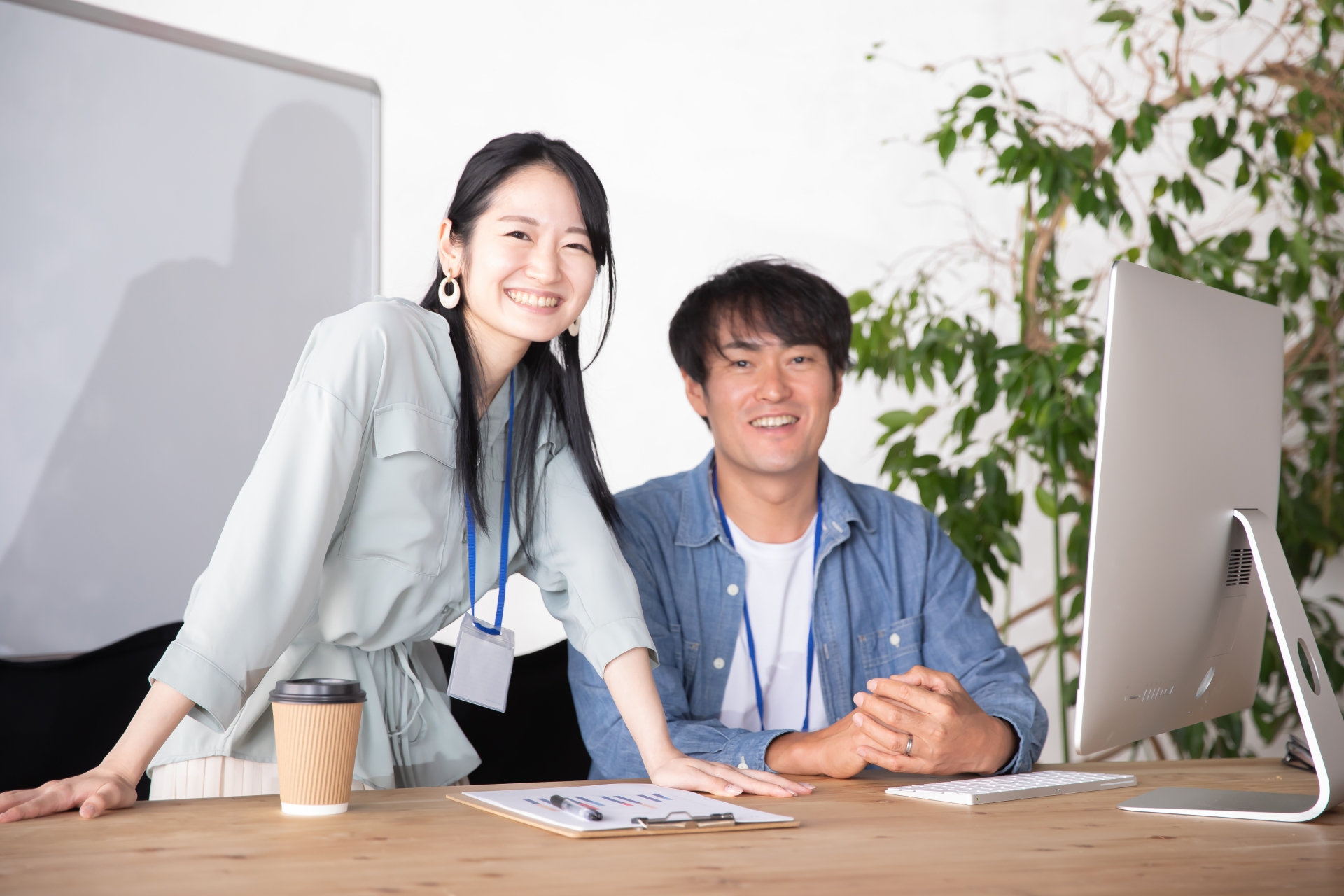 男女の会社員
