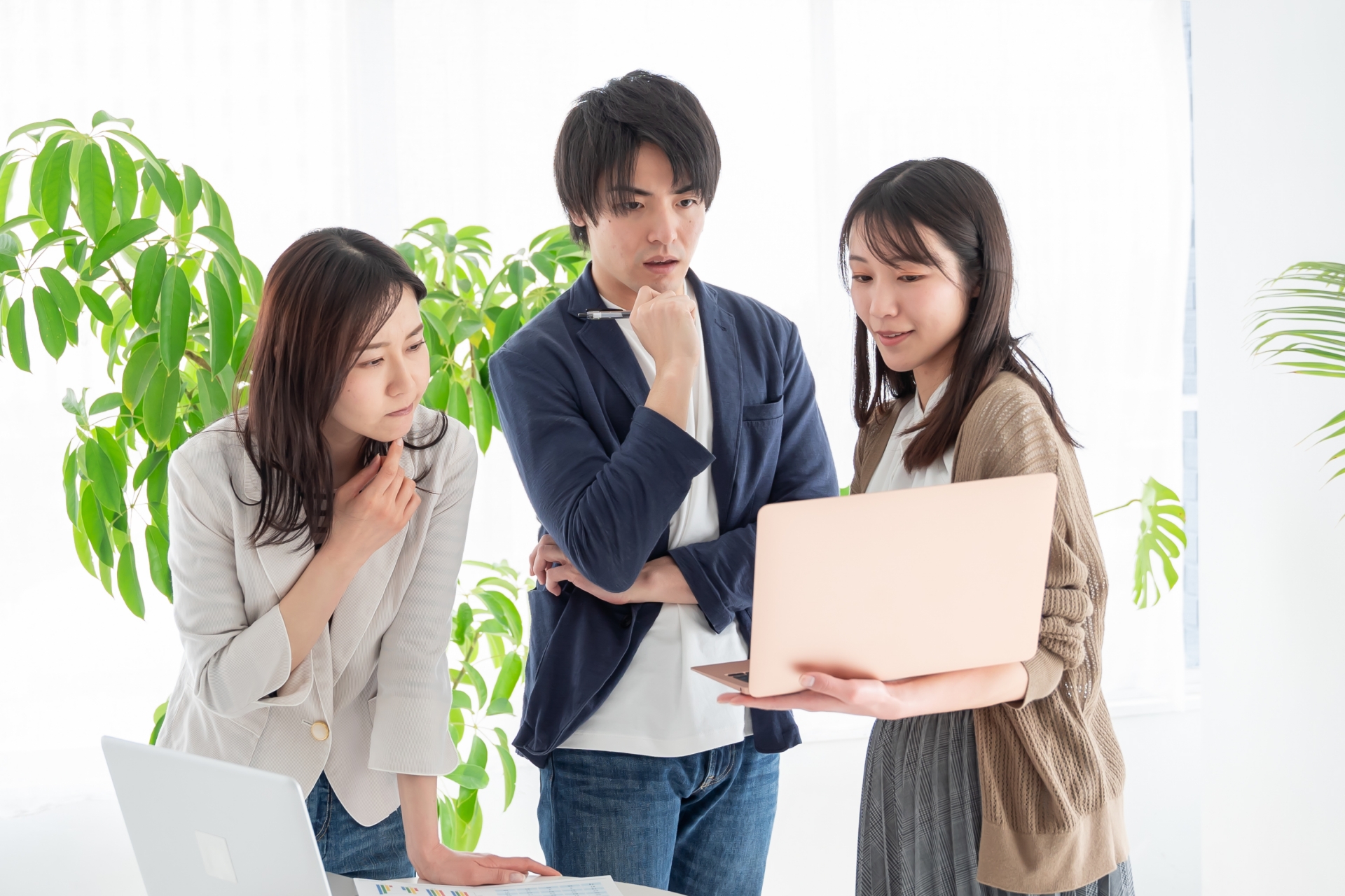 会議をする様子