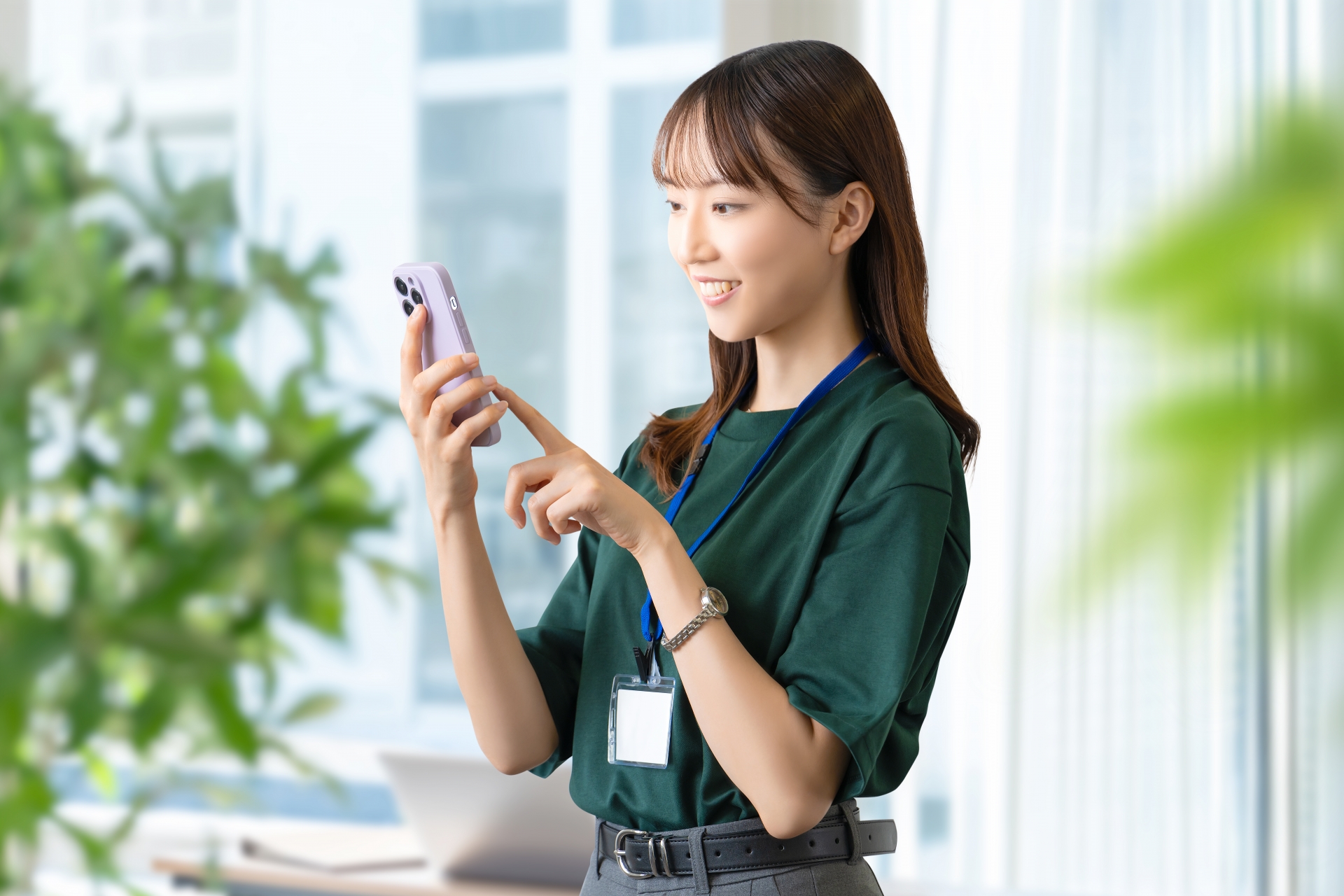 笑顔の女性