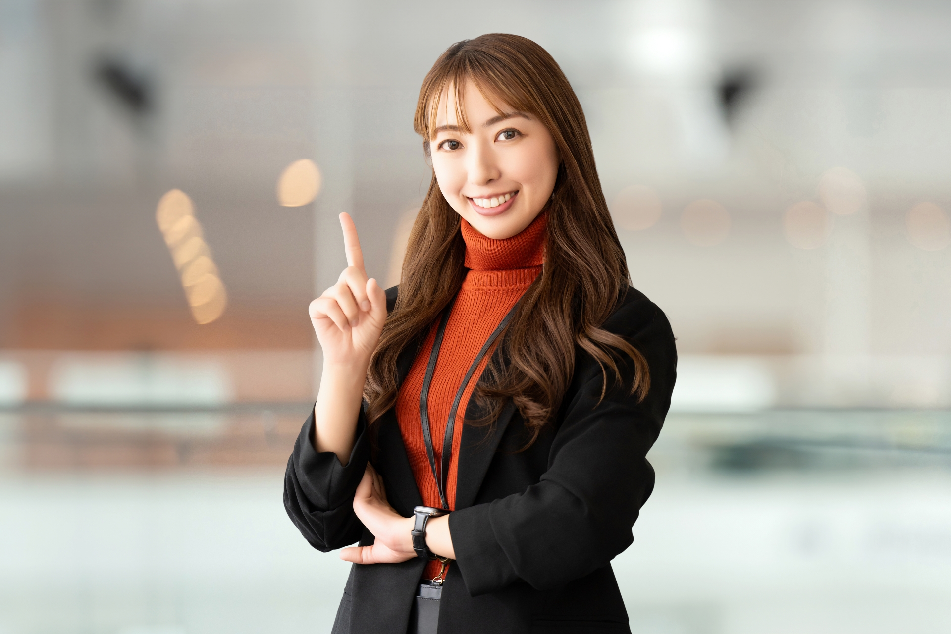 ポイントを伝える女性