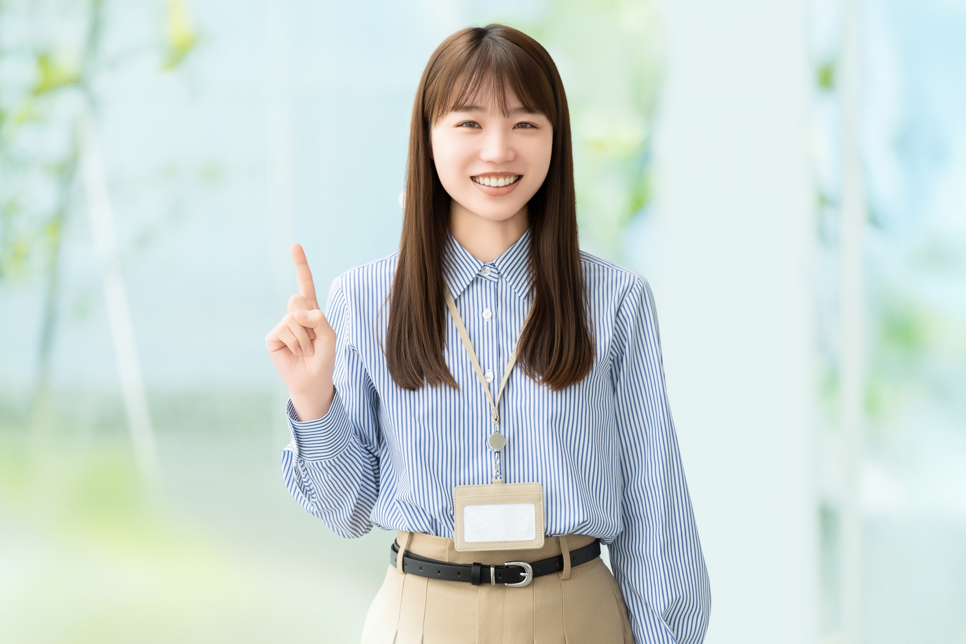 ポイントを教える女性