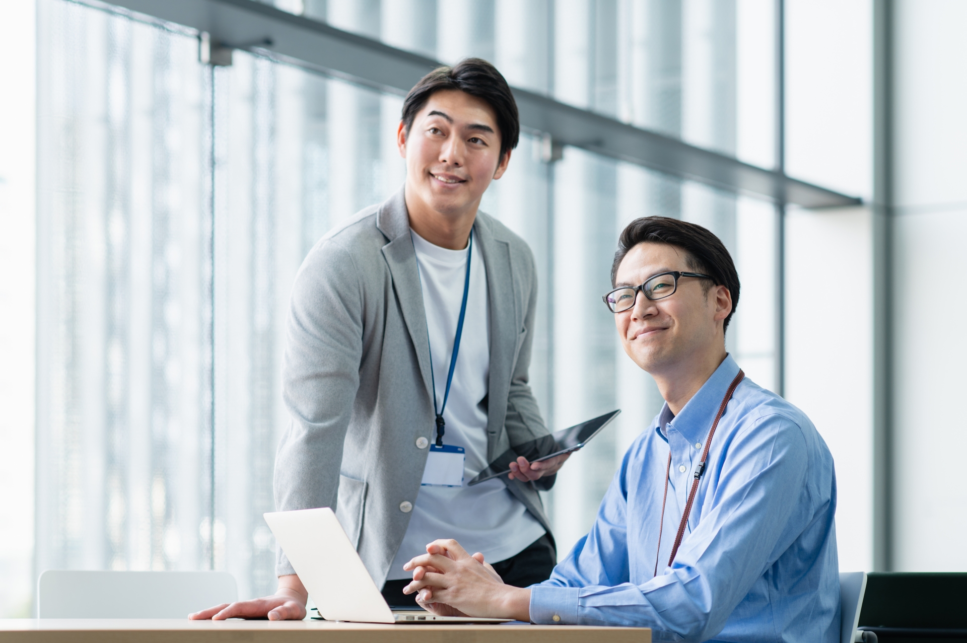 仕事をする男性