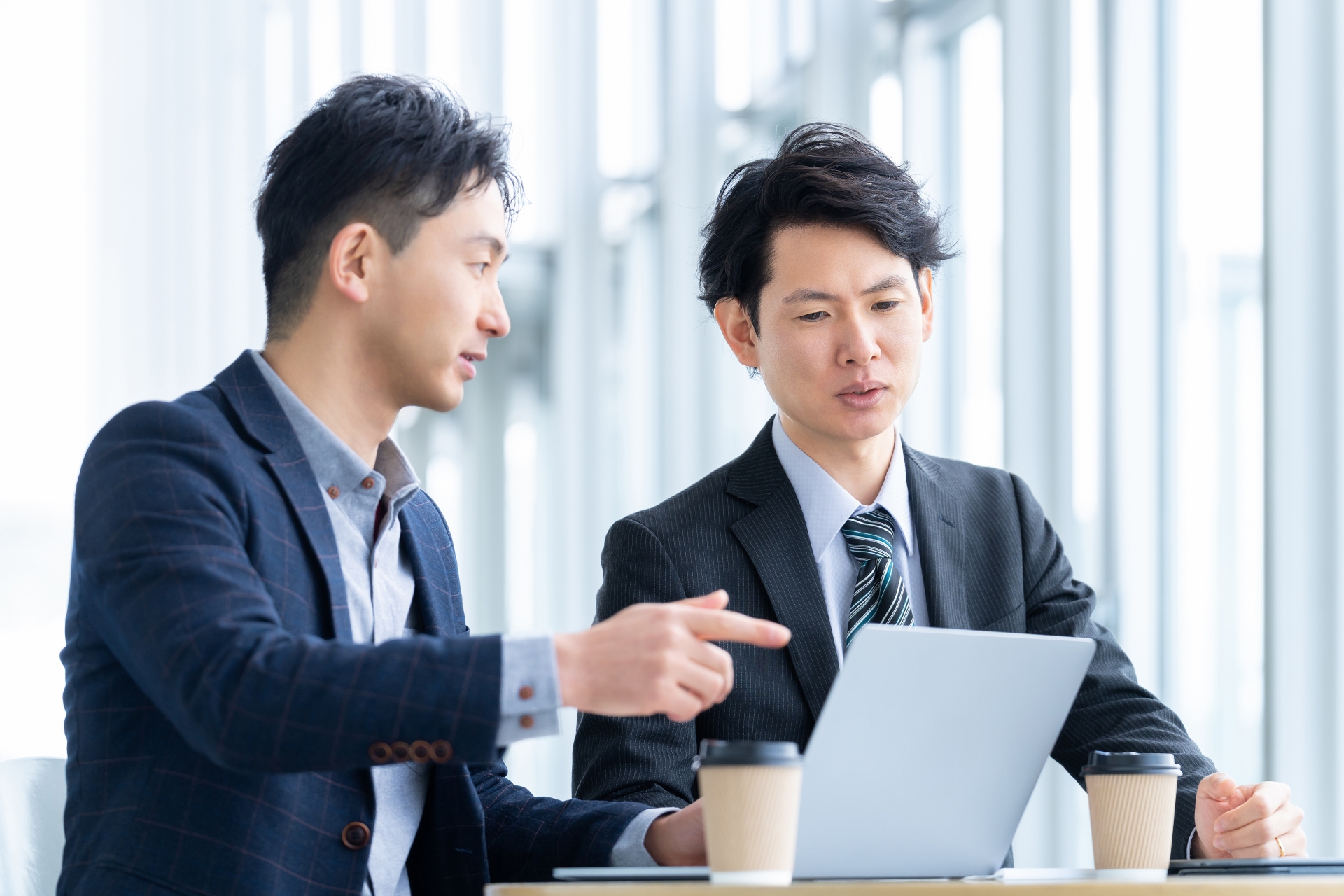 2人のビジネスマン