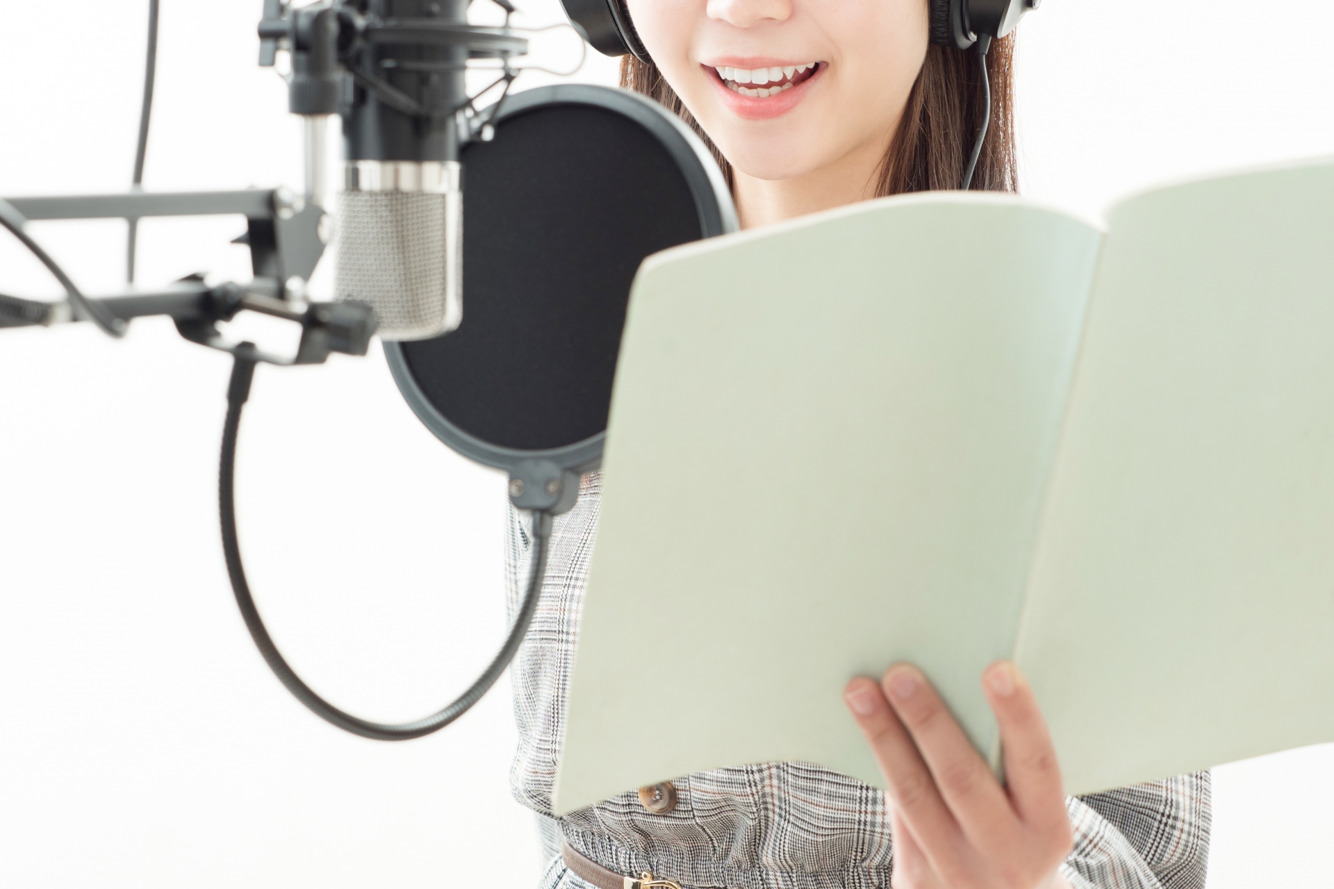 声優　ナレーション　女性