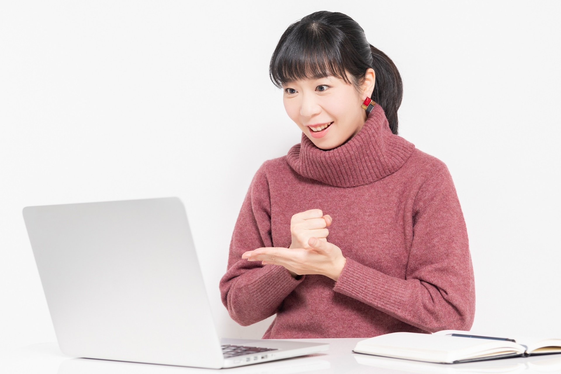 納得する女性