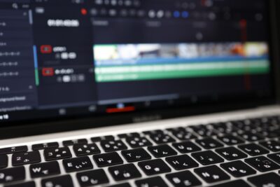 動画編集で使うエフェクトの種類は？効果や使い方、注意点についても解説