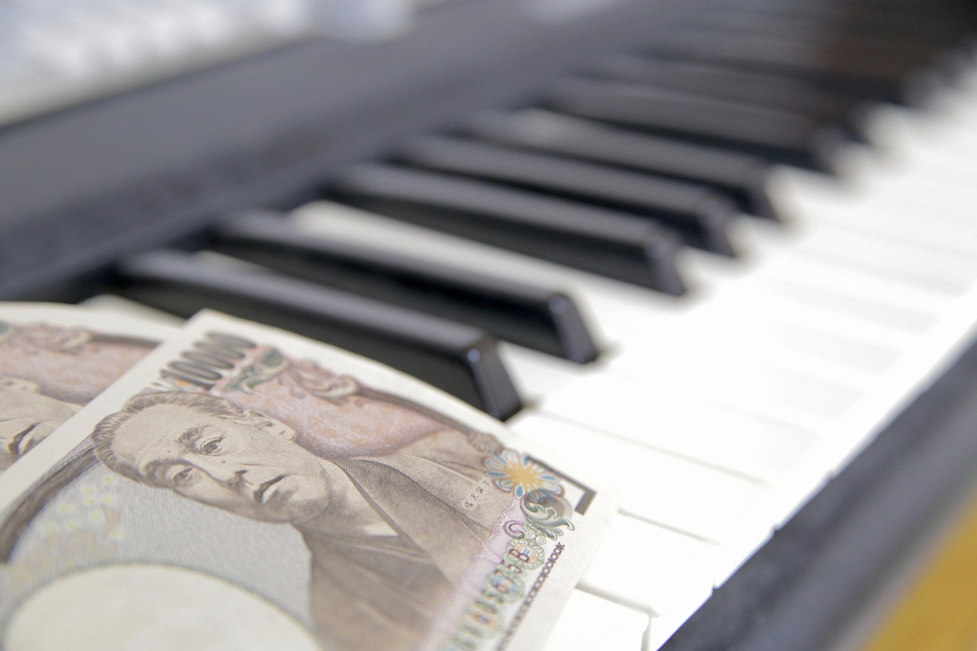 お金とキーボード