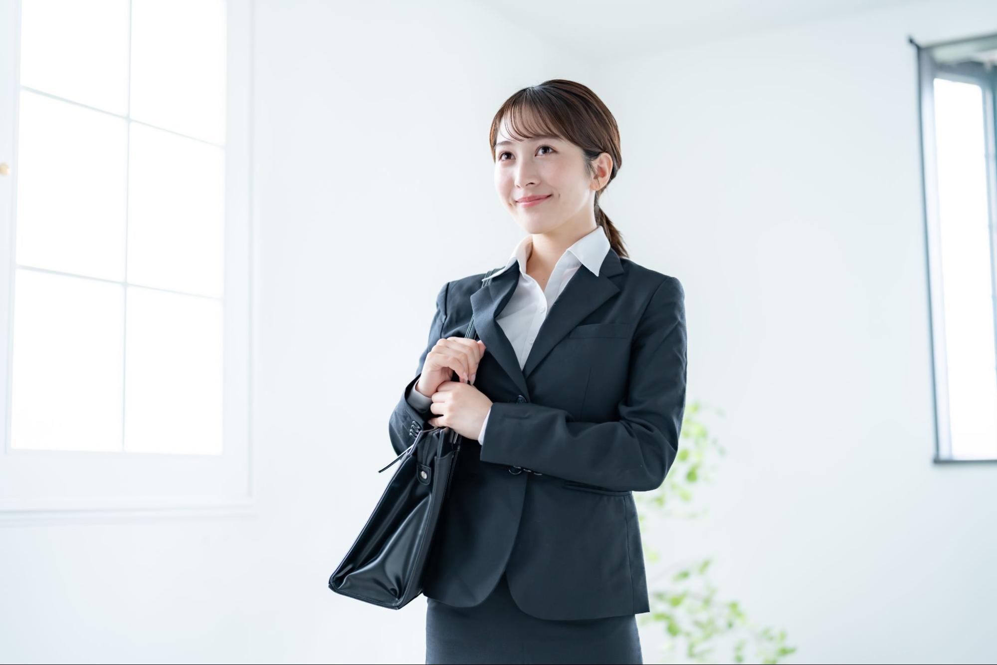 就活中の女性